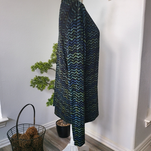 The Travel Collection Cardigan - Picture 7 of 12